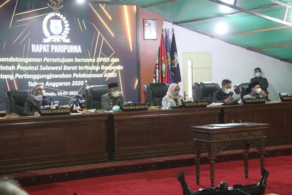 Pertanggungjawaban APBD Disetujui Jadi Perda, DPRD Sulbar Berikan Sejumlah Catatan
